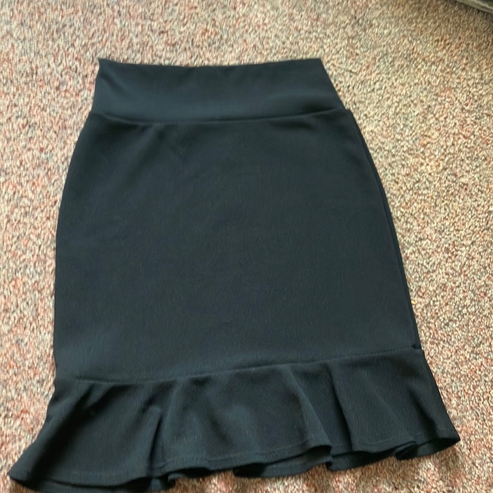 Agnes and Dora black flounce skirt size small
